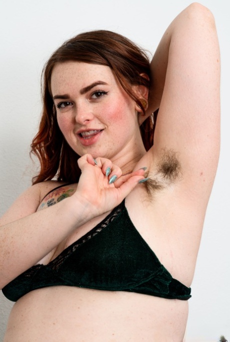 tattooed redhead nudes pictures