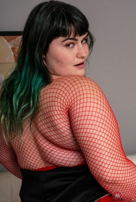 chubby brunette art nude pictures
