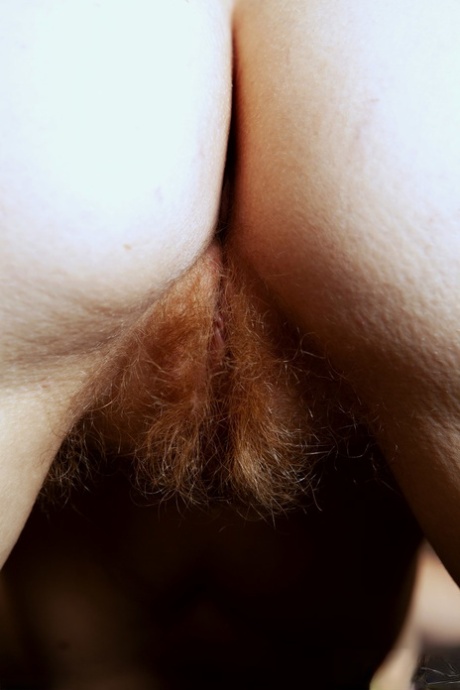 pelirroja con curvas exclusivo xxx imágenes