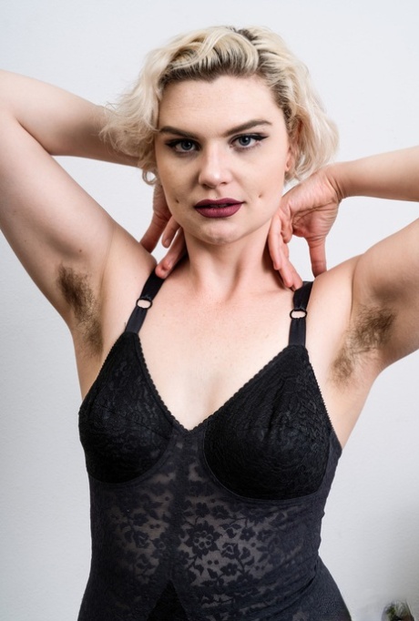 Quinn Helix actress images