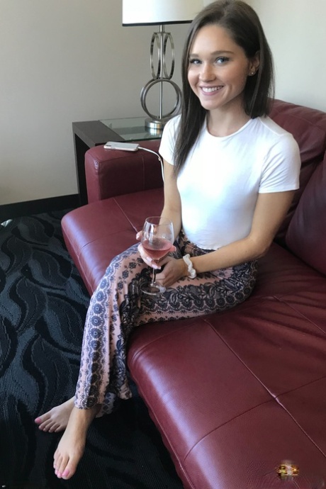 pequeña morena sexy de alta calidad galerías