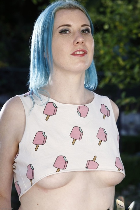 Lux Lives pornographic actress image
