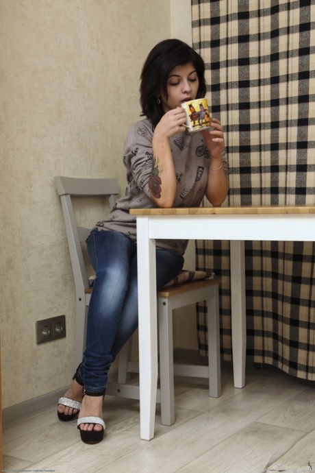 Rebecca Rainbow actress pic