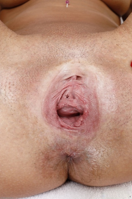pierced pussy hd gallery