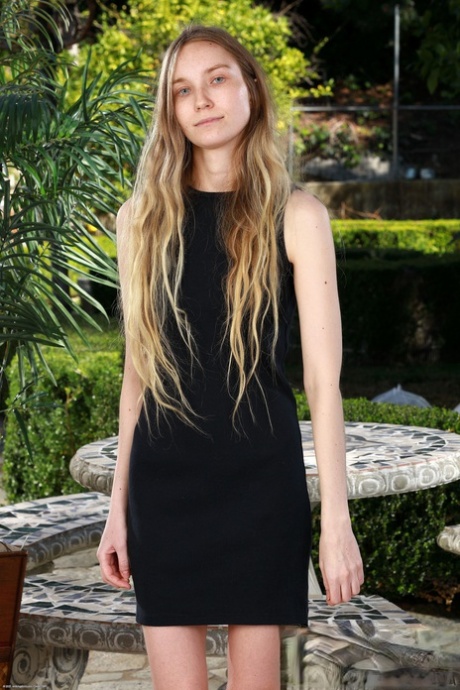 Claire Roos model hot pics