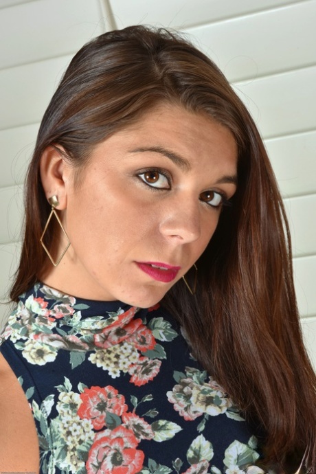 Olivia Lua perfect pornstar image