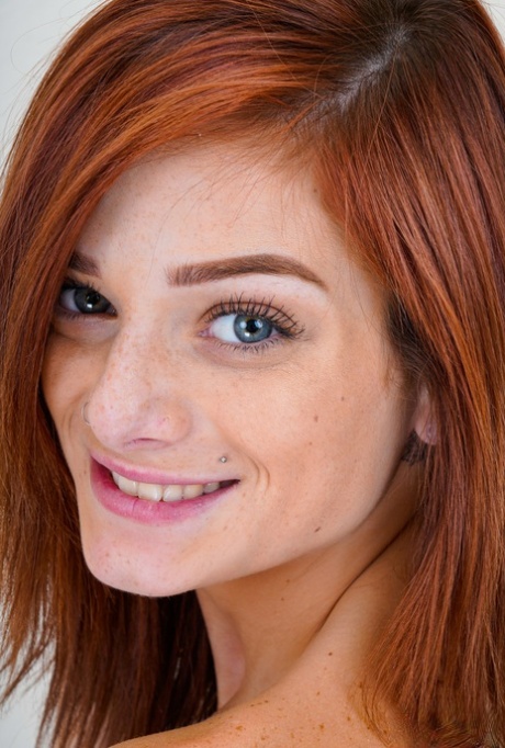 Roxy Ryder hot actress pic