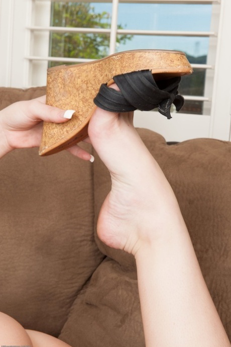 high heels feet hot nude pic