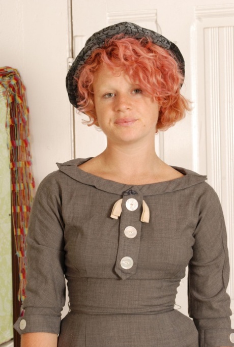 cheveux courts roux joli sexe image