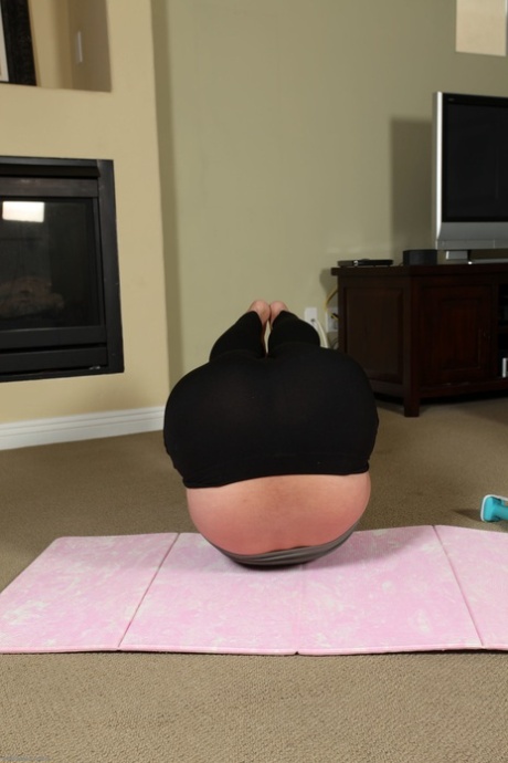 amateur yoga pants sex archive