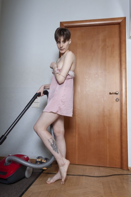 Amelinda Luna naked star photo