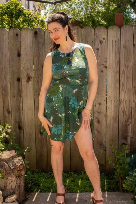 Sadie Lune hd pornstar galleries