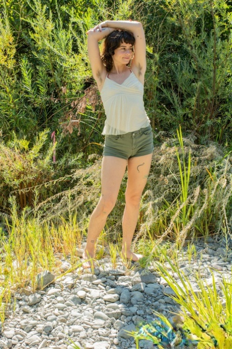Jane Vervain model hot pic