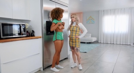 Olivia Jayy porn star photos