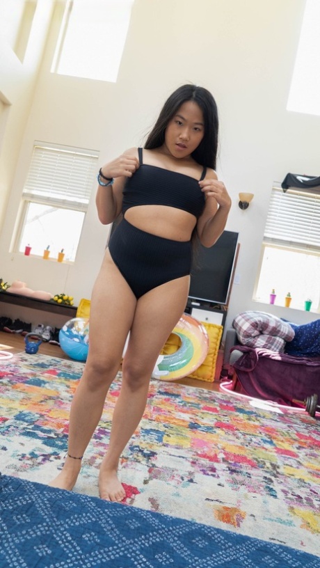asian girlfriend top picture