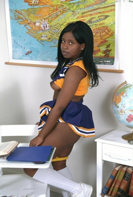 ebony skirt free sex galleries