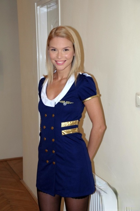 chatte sous la jupe sexy gratuit image