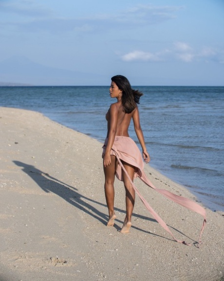 spiaggia asiatica libero nudo immagine