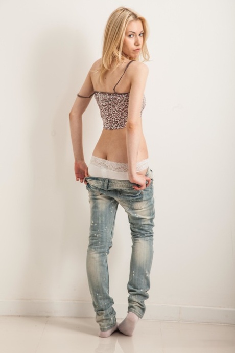Camila Chix star adult pics