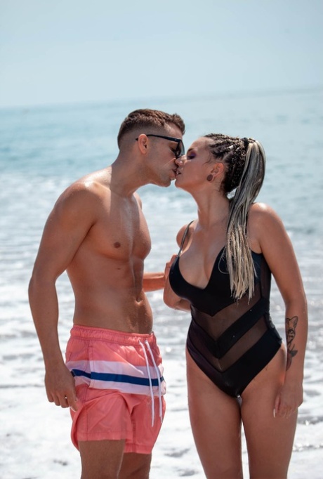 Jolee Love hot pornstar img