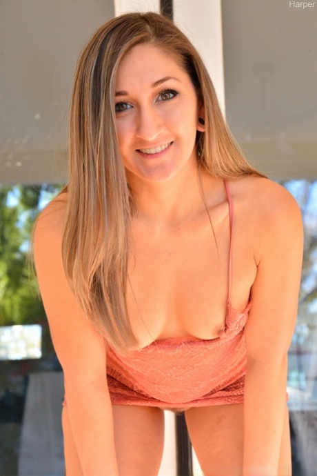 cute milf free sexy pictures
