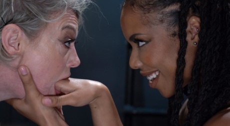 black lesbian beautiful xxx pictures