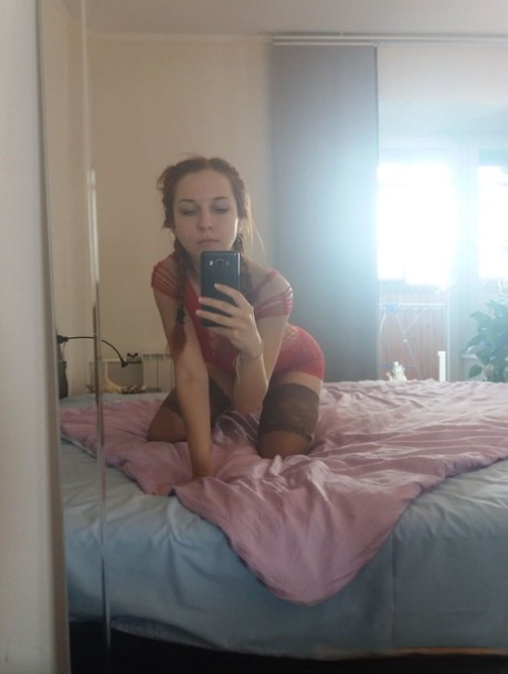 selfie avec petits seins beau nu images