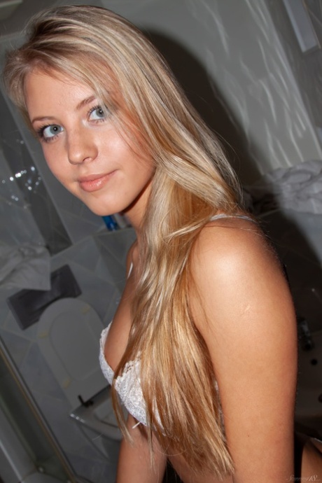 blue eyes teen best photo
