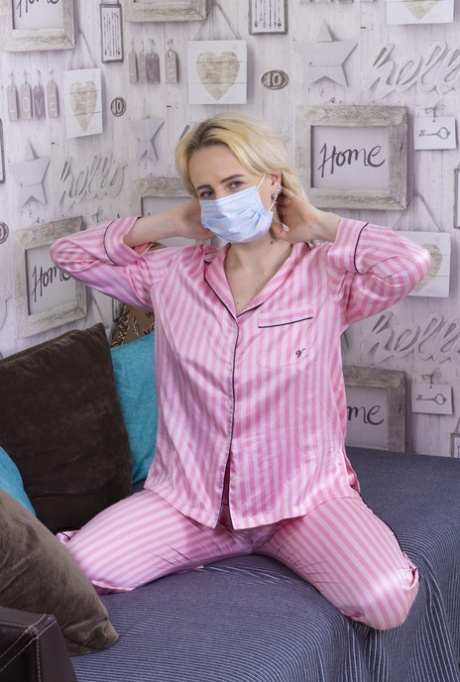 pyjamas hd naken bilder