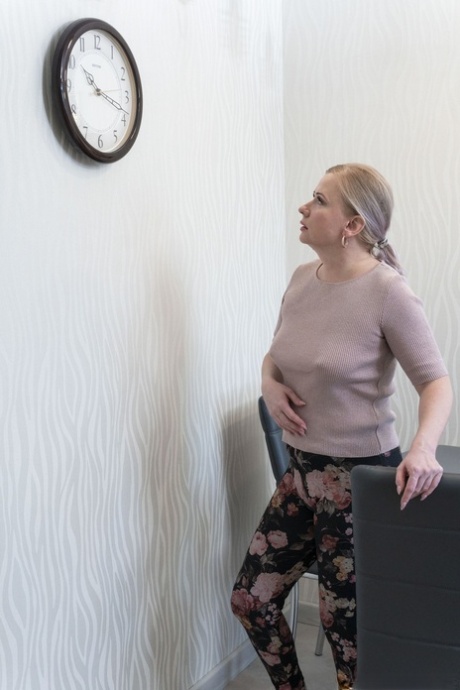 housewife nice pictures