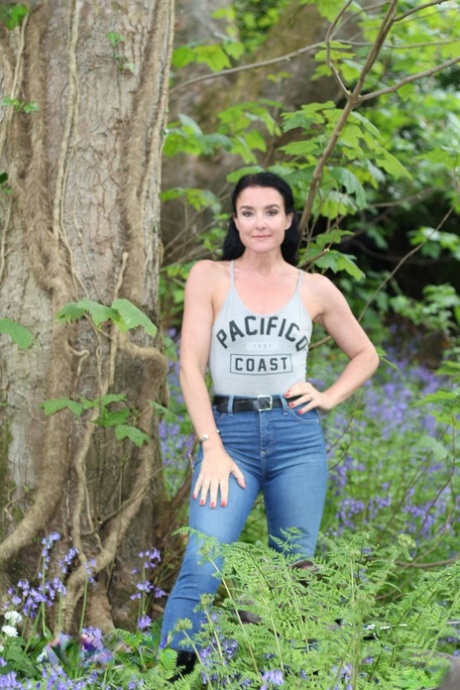 mini saia milf pornografia grátis galeria