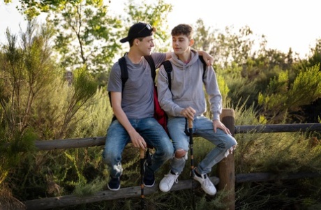 Joey Mills model pretty img