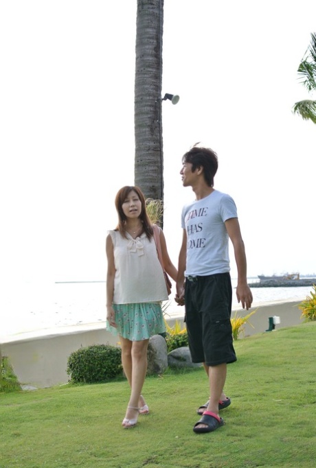 Chihiro Akino model xxx img