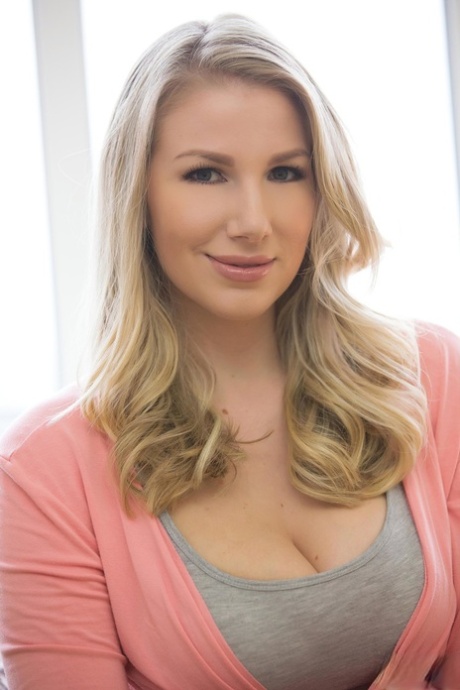 Lexi Lowe star sex pictures