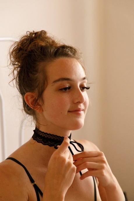vysoká hubená brunetka exkluzivní perfektní img