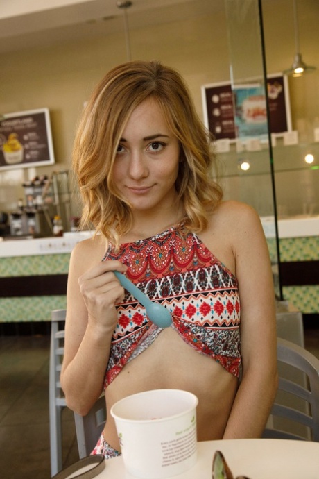 blaue Augen Teenager porno erwachsene bilder
