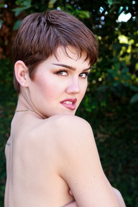 flexibel milf hd nudes bilder