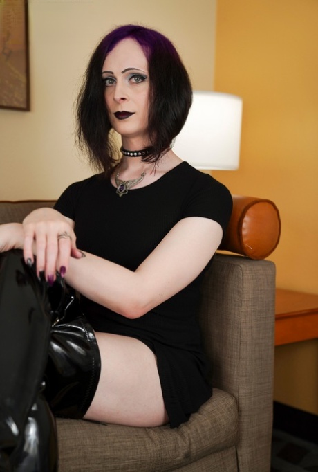 Camelia Davis exclusive star photos