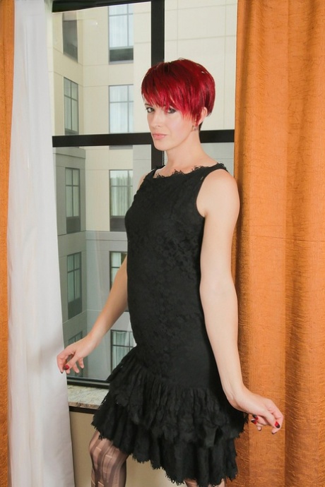 Evie Eliot erotic pornstar photos