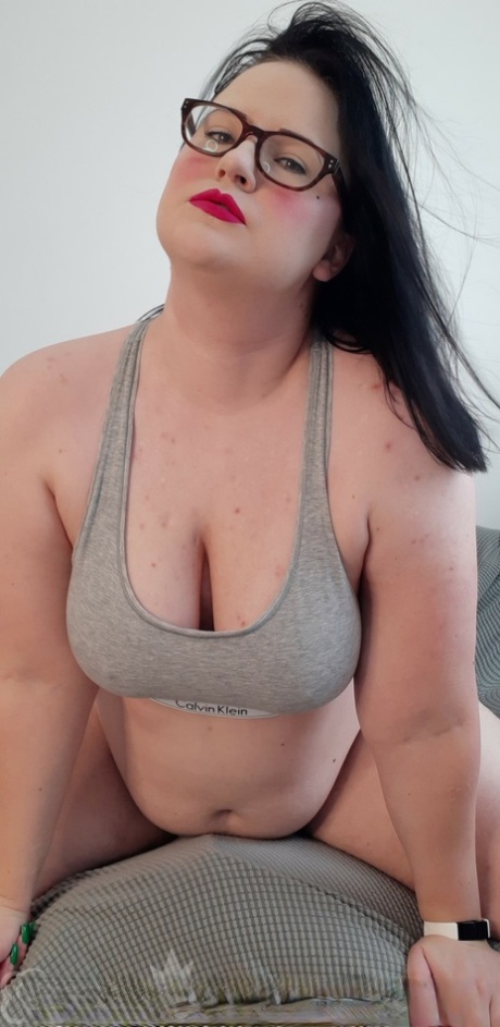 chubby nerd beautiful naked img