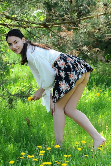 Cira Nerri naked model pictures