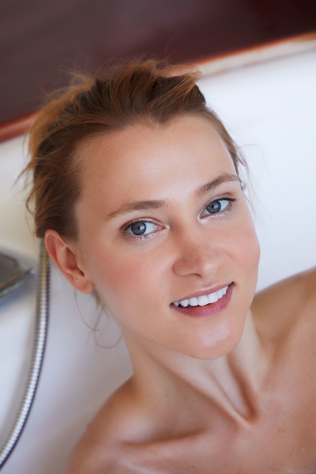 Ivy Reins model naked photo