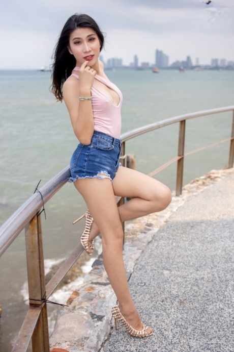 Ladyboy Noey sexy actress photo