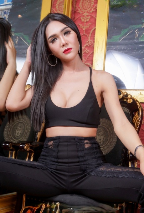 Ladyboy Bella art star archive