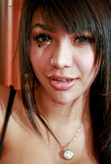 Ladyboy Eye nice actress pics