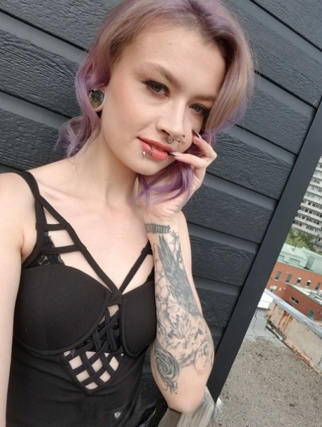 pink hair art naked img