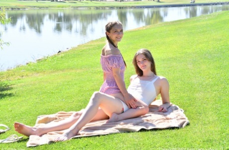 tall and short lesbian sexy naked picture