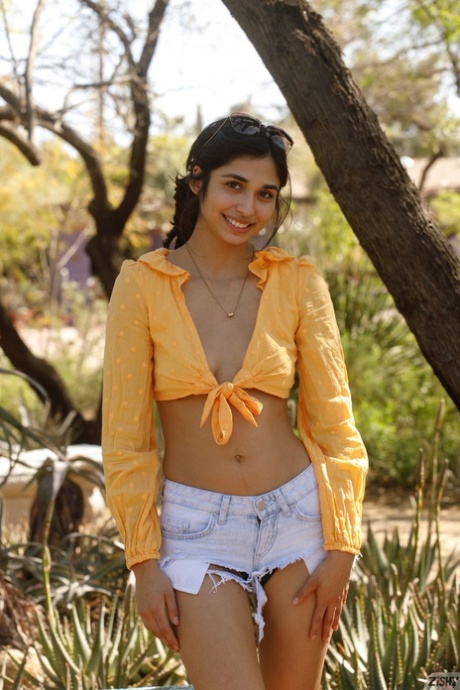 Reina Rae model nude image