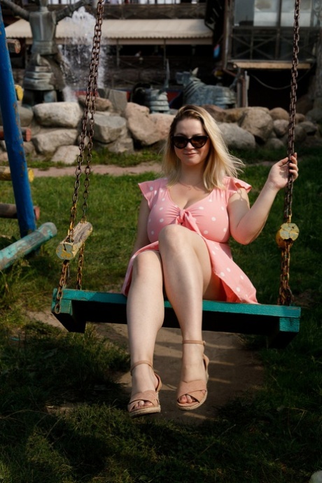 thick legs free sex gallery