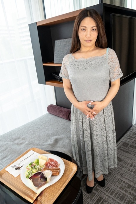大人っぽいスカート アート裸 写真